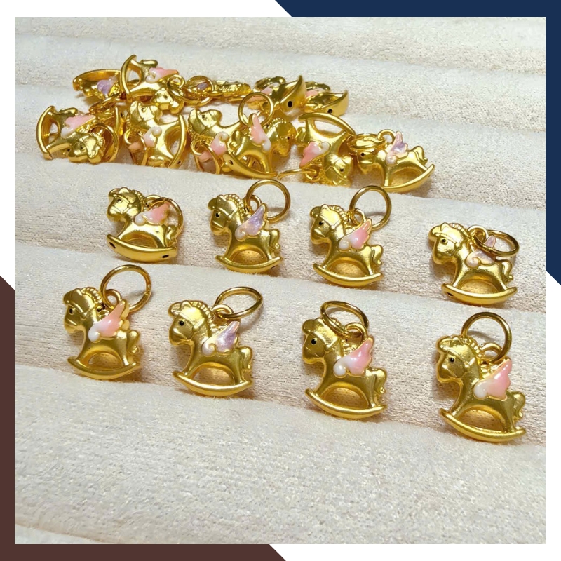 Vòng Charm Ngựa Vàng 24K 9999 Dây Chỉ Đỏ VCHV93 – Bộ Sưu Tập 5 Mẫu Phong Thuỷ