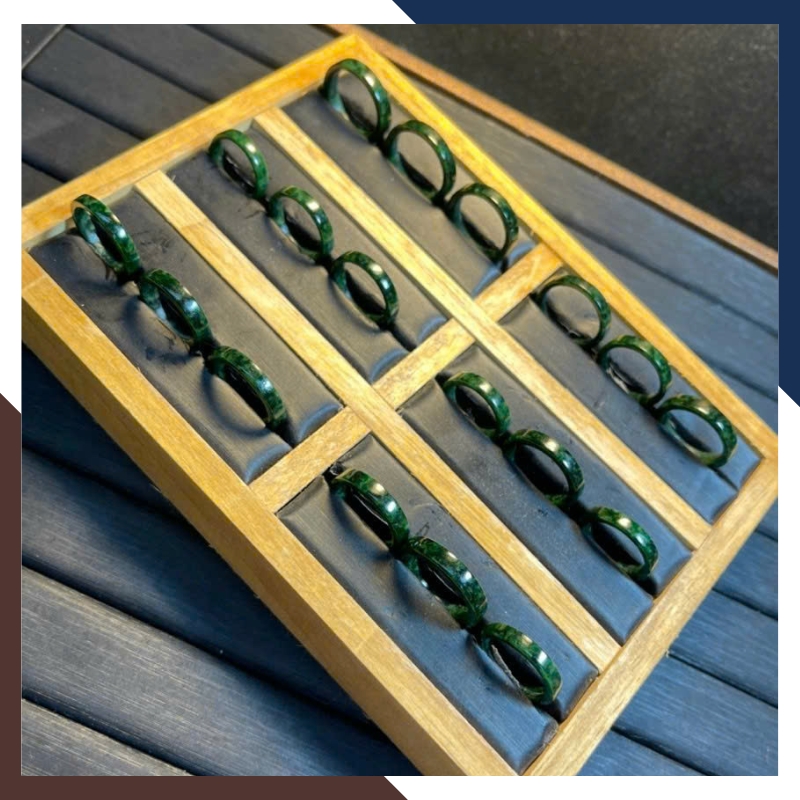 Nhẫn Cẩm Thạch Bản Mảnh 3–4mm Viền Sen Mini 10K – NPT55