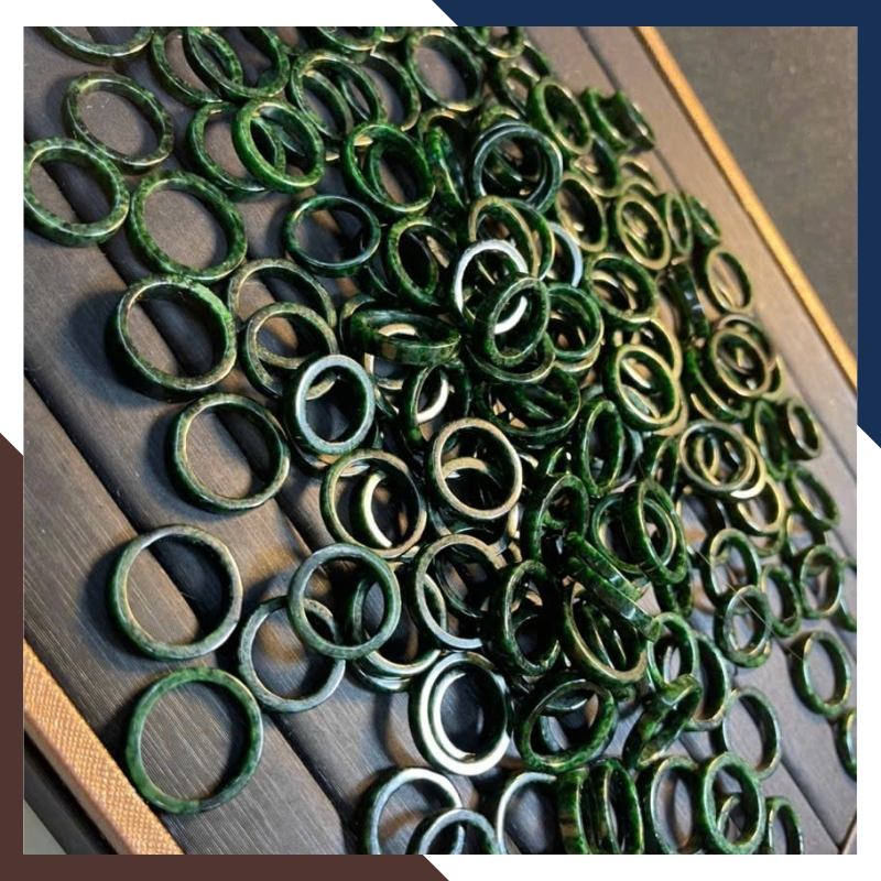 Nhẫn Cẩm Thạch Bản Mảnh 3–4mm Viền Sen Mini 10K – NPT55