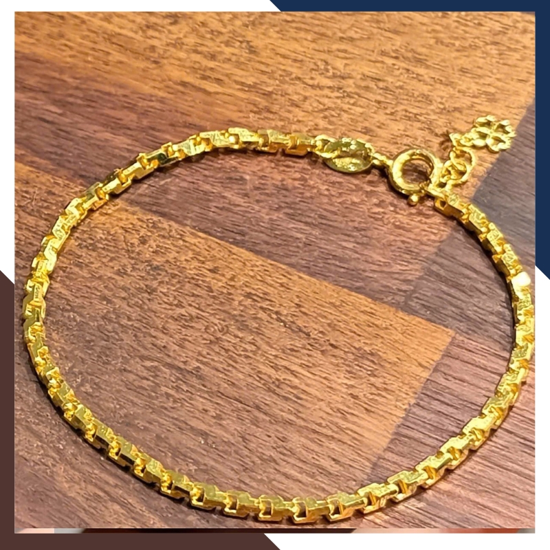 Lắc Tay Vàng Nữ Trơn Kiểu Chữ Cong Hàn Quốc LTVN301 – Đeo Sang, Bắt Sáng, Có Giấy Kiểm Định