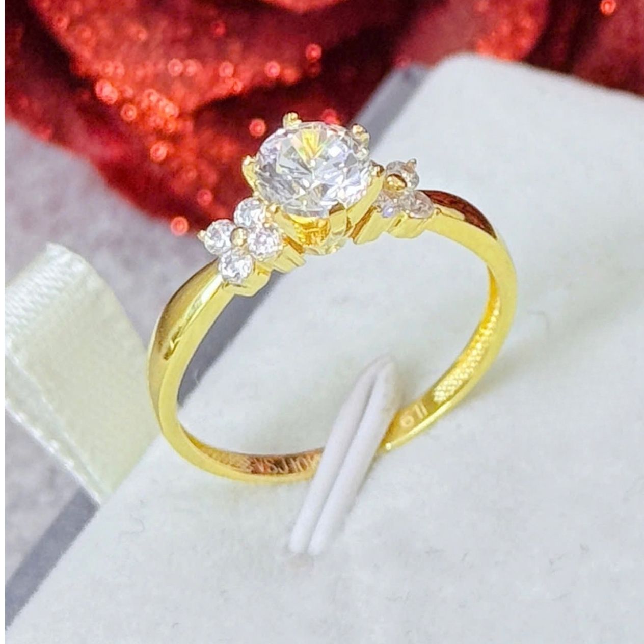Nhẫn Cầu Hôn Vàng 10K NVCH008 – Solitaire Side Stone, 2 Mẫu Thiết Kế
