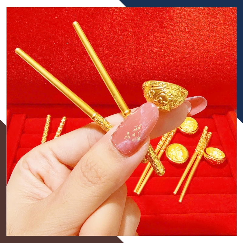 Bộ Bát Đũa Vàng Ta 24K 9999 QTV32 – Kỷ Vật Thôi Nôi Cho Bé | Ngọc Trai Anchi