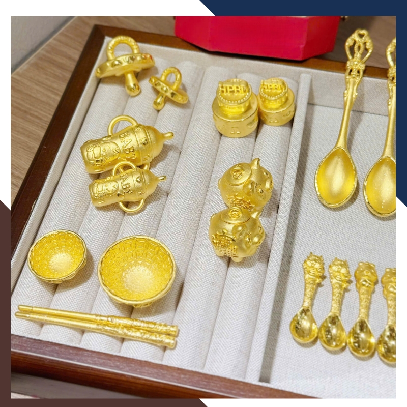 Bộ Bát Đũa Vàng Ta 24K 9999 QTV32 – Kỷ Vật Thôi Nôi Cho Bé | Ngọc Trai Anchi