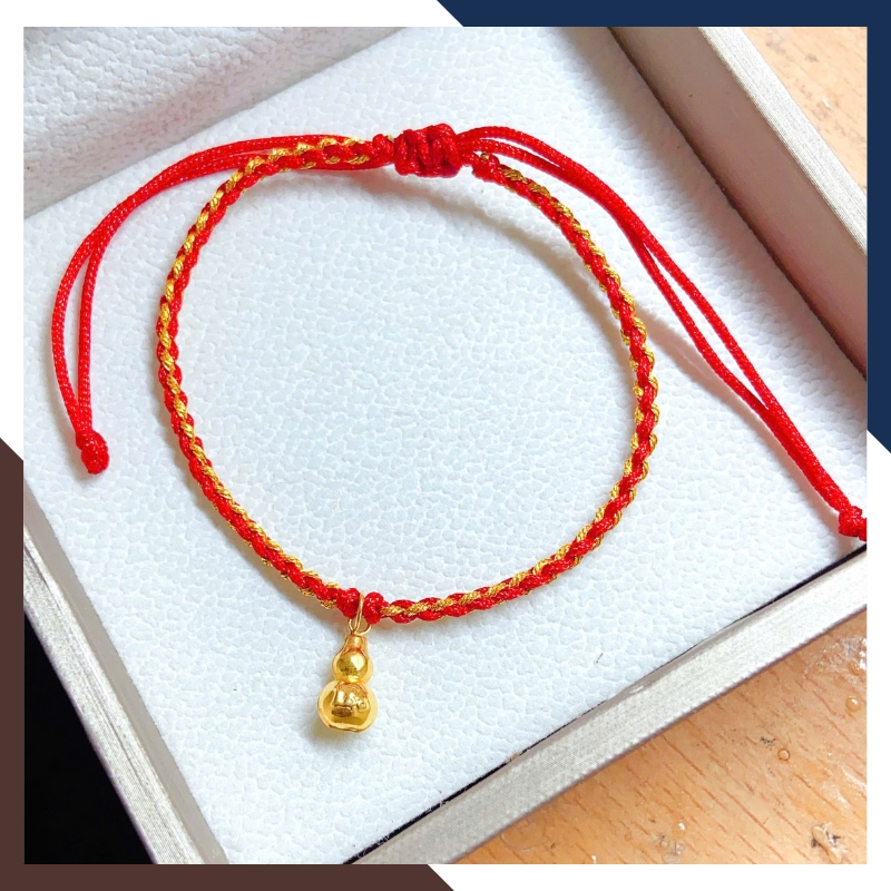 VCHV109 – Vòng Chỉ Đỏ Charm Vàng 10K Dây Rút Tết Thủ Công