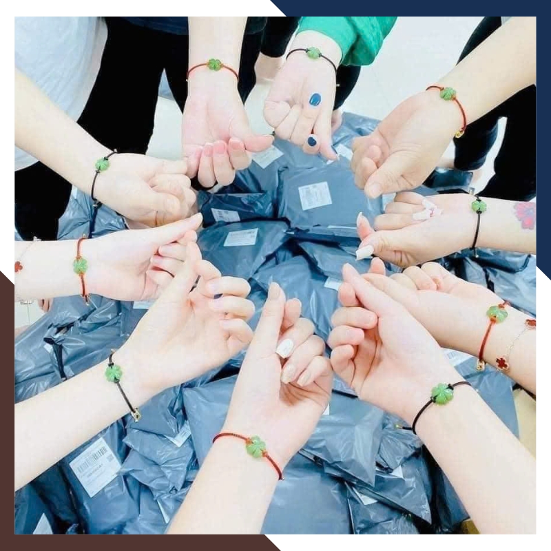 Vòng Tay Cỏ 4 Lá Ngọc Bích VTDPT20 – Bí Kíp May Mắn Luôn Bên Bạn