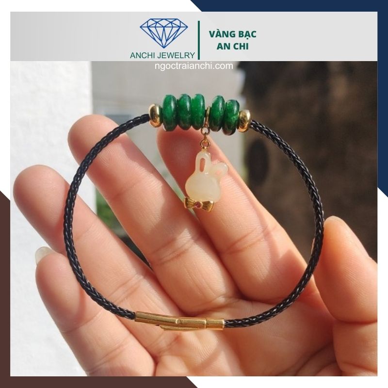 Vòng tay ngũ điếu cẩm thạch treo charm thỏ bạch ngọc bọc bạc mạ vàng