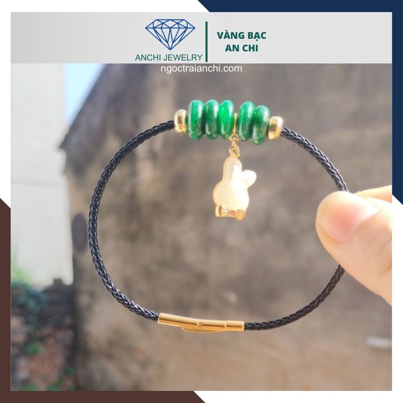 Vòng tay ngũ điếu cẩm thạch treo charm thỏ bạch ngọc bọc bạc mạ vàng
