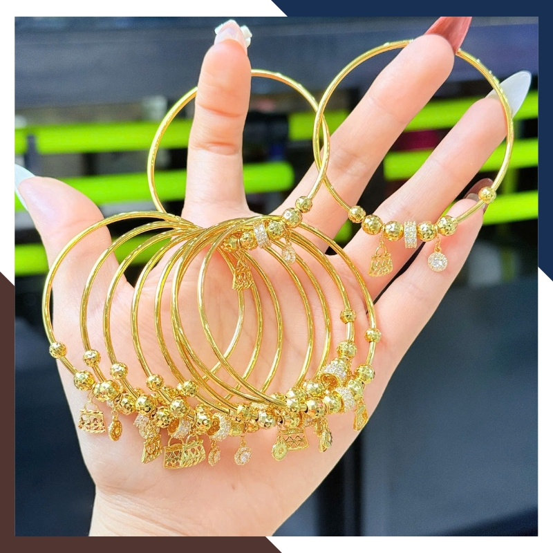 Vòng tay vàng nữ 10k phối charm LTVN207 – Sang trọng, tinh tế, dễ phối đồ