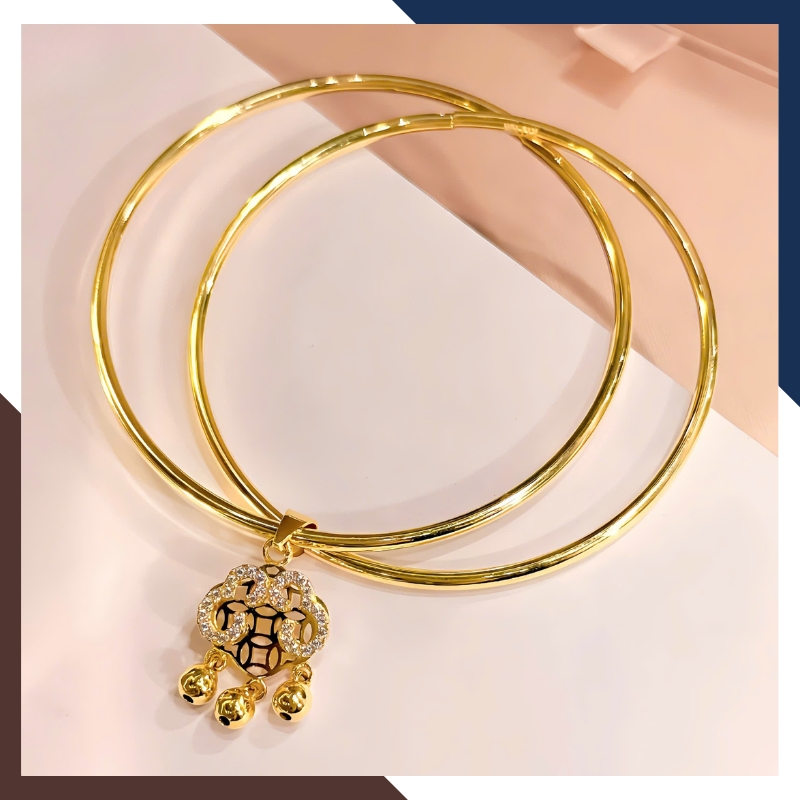 Vòng tay vàng nữ trơn phối khóa trường mệnh LTVN217