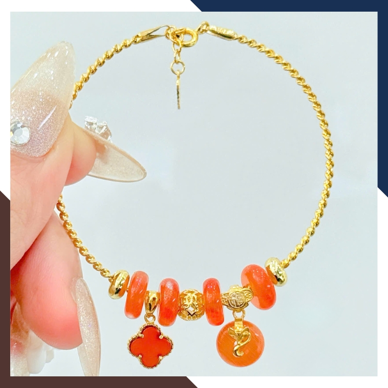 Vòng tay vàng xoắn 10k phối đồng điếu & charm cỏ 4 lá đá mắt mèo tự nhiên LTVN218