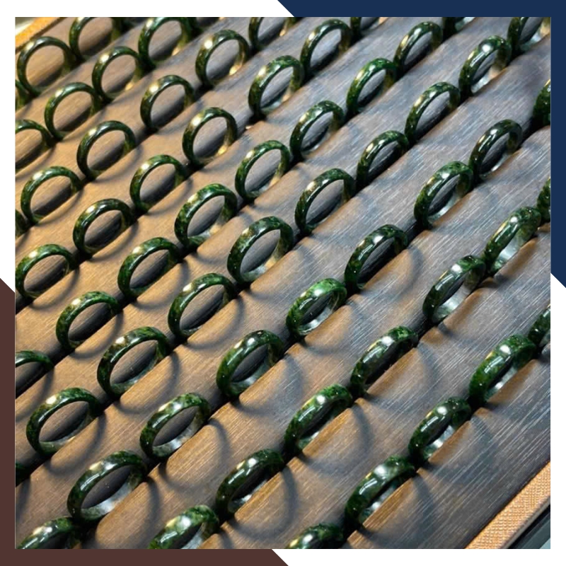 Nhẫn Cẩm Thạch Bản Mảnh 3–4mm Viền Sen Mini 10K – NPT55