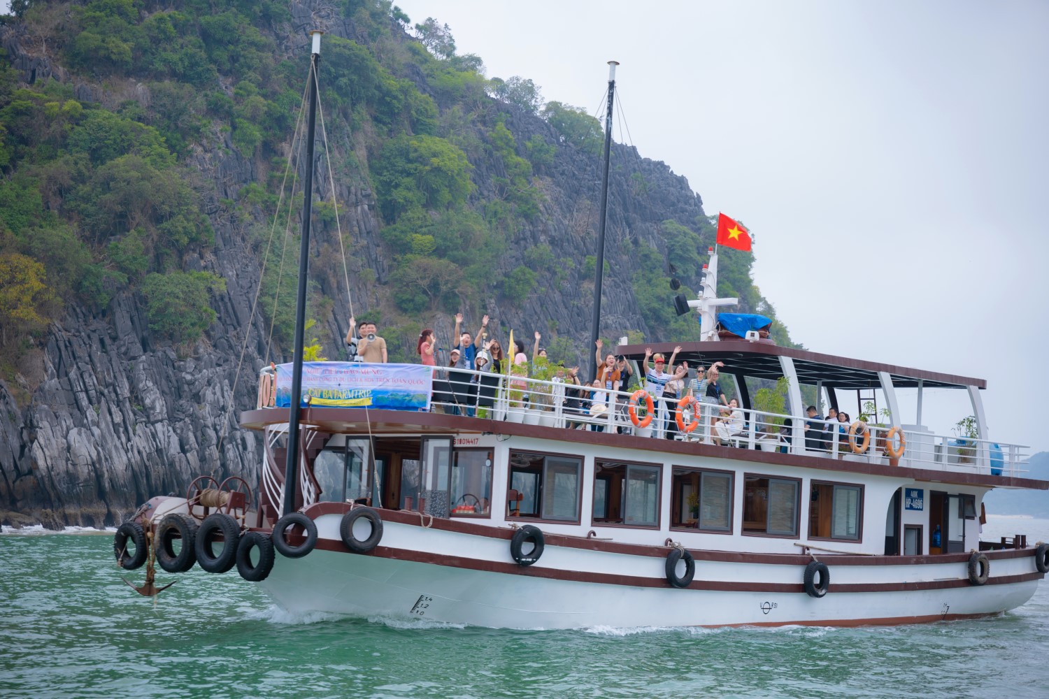 Du lịch Cát Bà - Trải nghiệm Du thuyền 5 sao trên