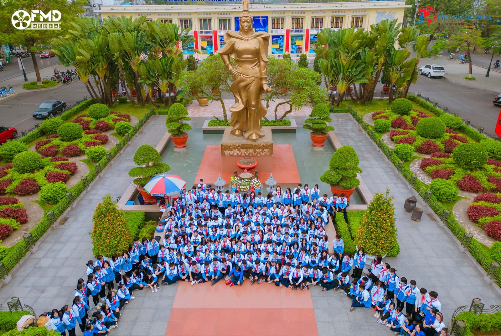 Tour trải nghiệm tại Tượng đài Nữ tướng Lê Chân của Bản Việt Tourist 