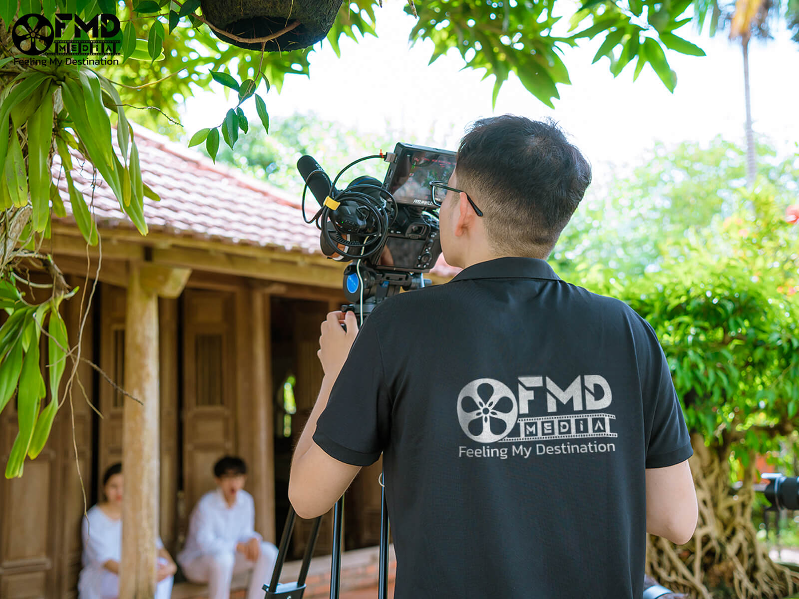 Ekip quay chụp của FMD Media thực hiện công việc một cách thuần thục