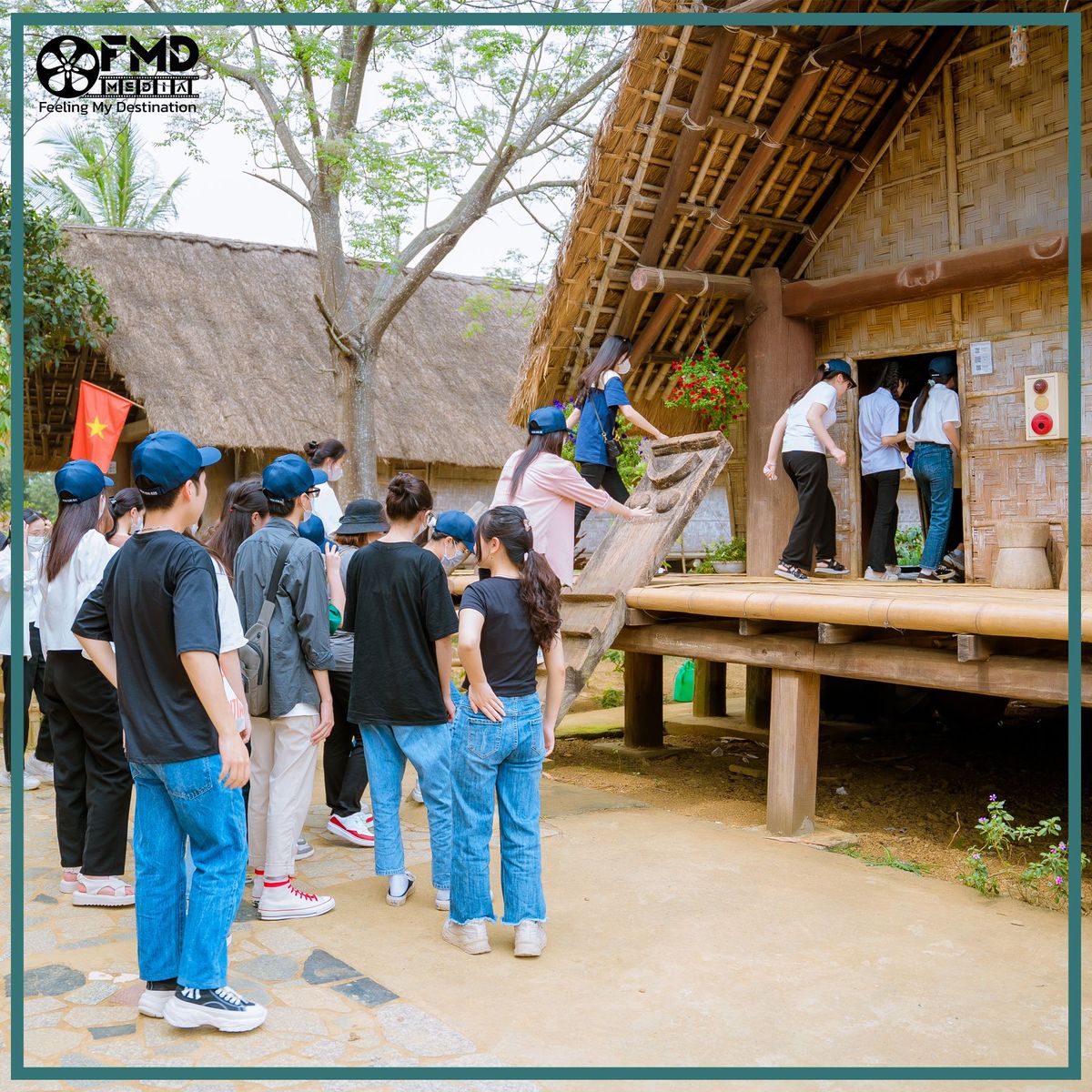 Tour trải nghiệm tại Làng Văn hóa Các Dân tộc Việt Nam của Bản Việt Tourist 