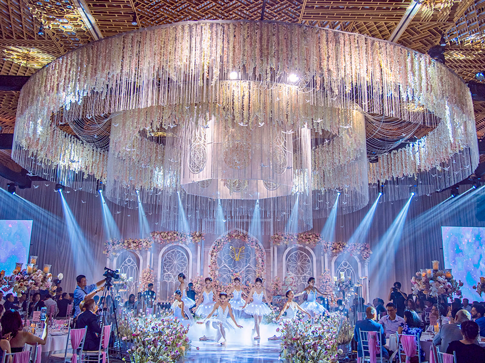 FMD Media mang đến nhiều lựa chọn đa dạng cho dịch vụ tổ chức sự kiện đám cưới 