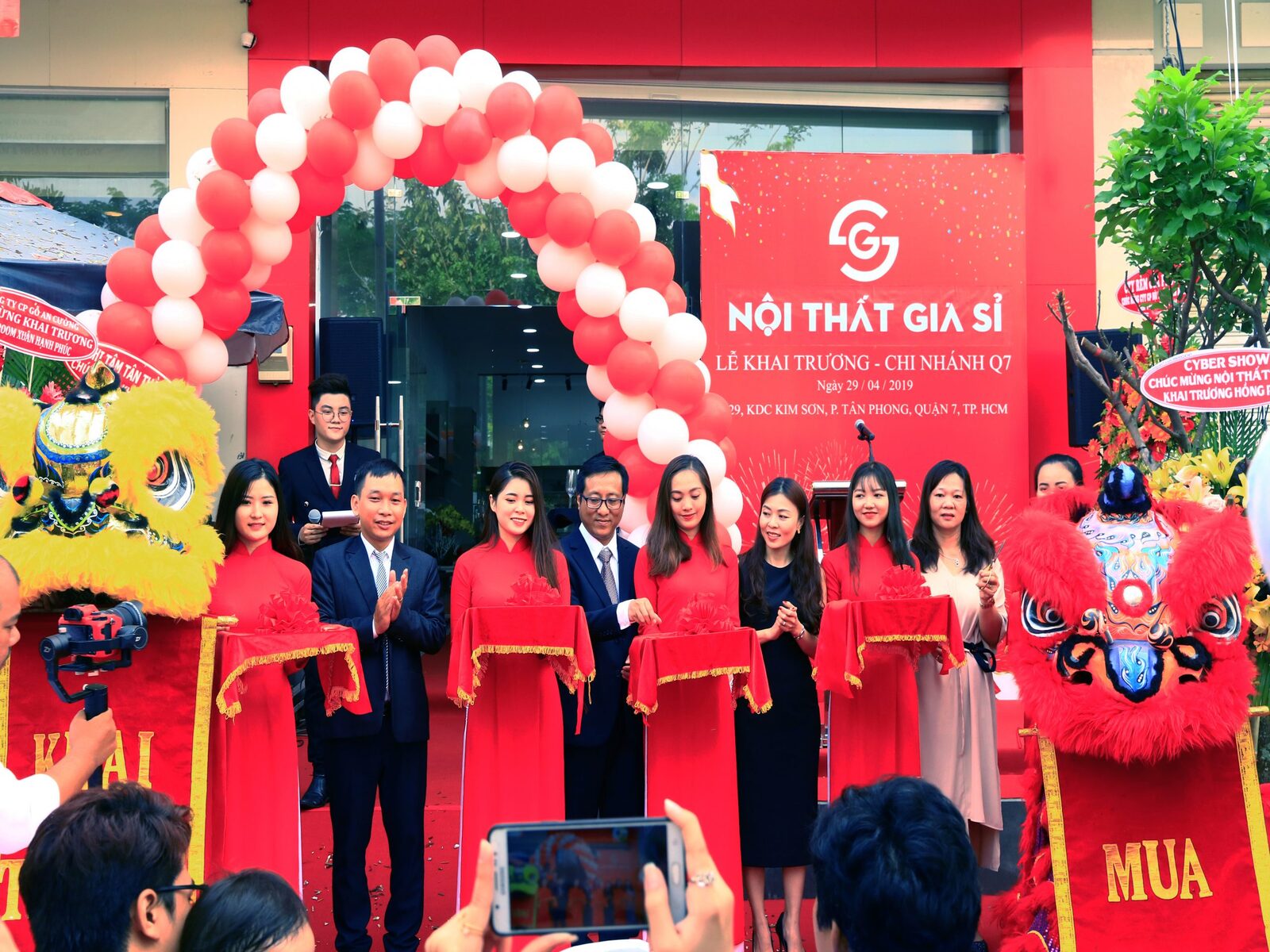 Dựng sân khấu tổ chức sự kiện khai trương công ty nội thất