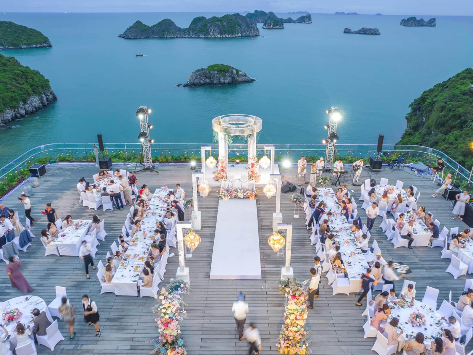 FMD Media cung cấp đa dạng hạng mục dịch vụ tổ chức sự kiện Gala Dinner Hải Phòng