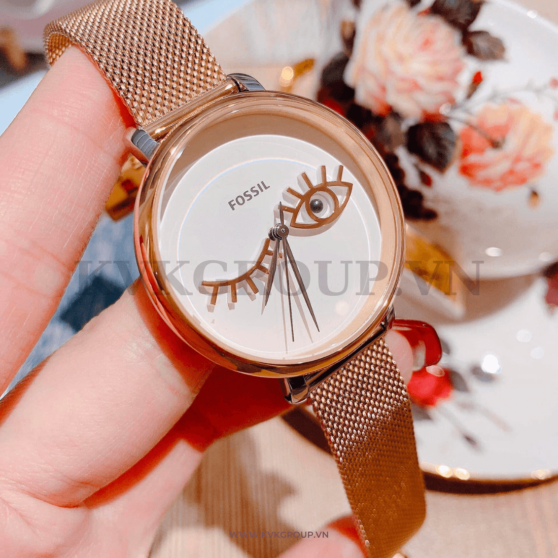 Fossil wink top eye watch