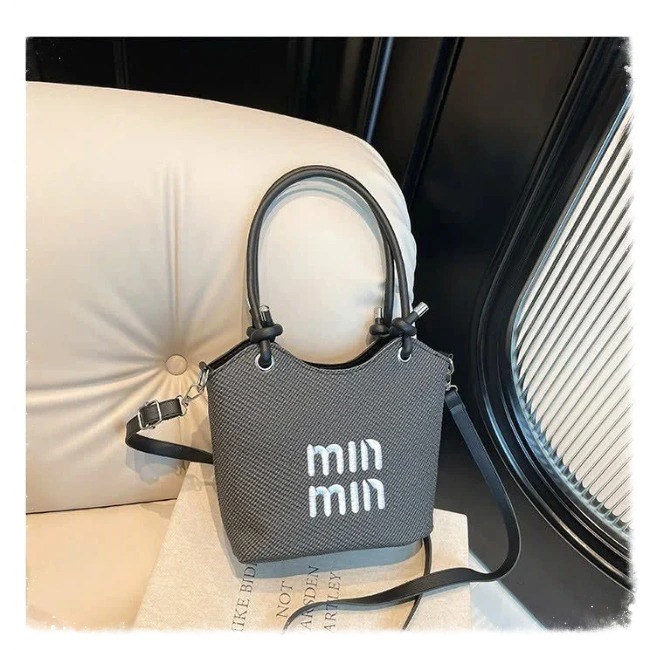 B7.3 Túi xách tay, đeo vai thêu chữ Min Min 22*17*9cm