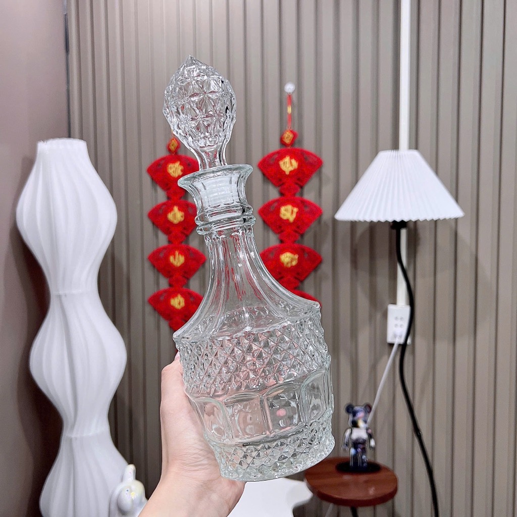 S1. Bình Rượu Thuỷ Tinh Trụ Bầu Họa Tiết Kim Cươngg 31{22}x11(9)cm
