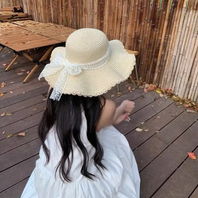 Mũ cói vành thắt nơ ren