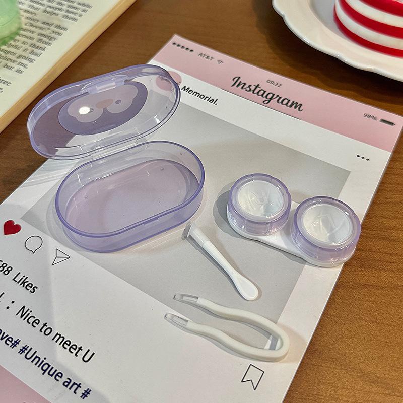 17.4 Hộp đựng lens trong suốt kèm dụng cụ họa tiết hoạt hình