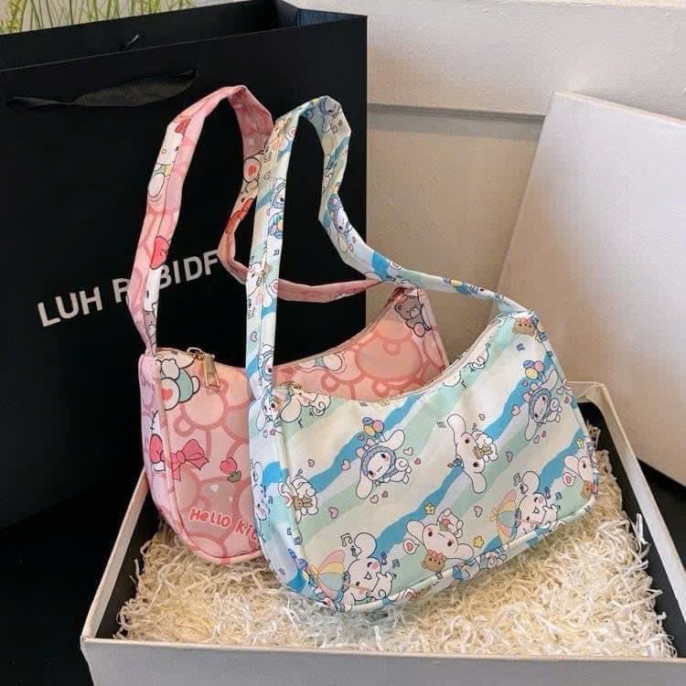 13.16. Túi đeo vai hoạt hình 22x12x7,5cm (không tính dây)