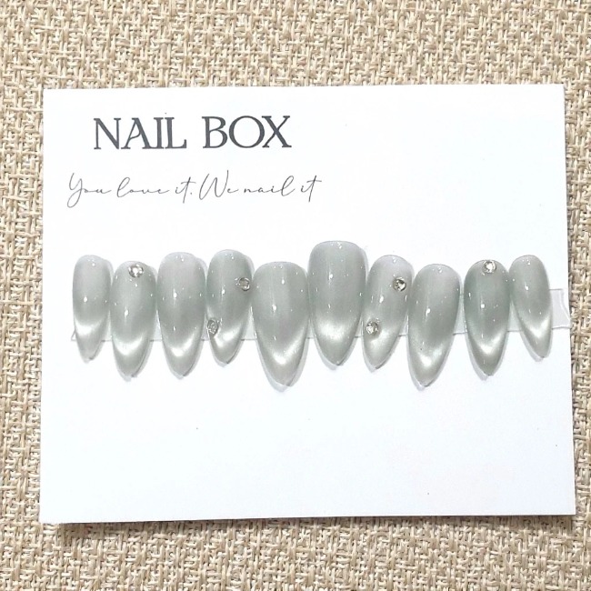 H03. Set 10 móng tay giả mắt mèo kèm keo và giũa móng