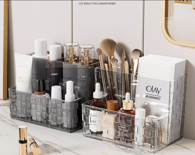 CT5. Hộp đựng bút, cọ trang điểm 3 ngăn trong suốt 13*9,5*8,5cm