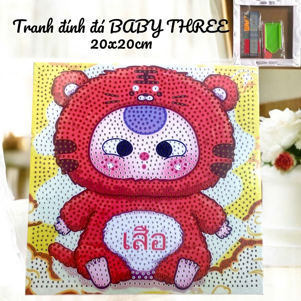 Tranh đính đ.á..BABY THREE khung gỗ, size 20x20cm kèm màu