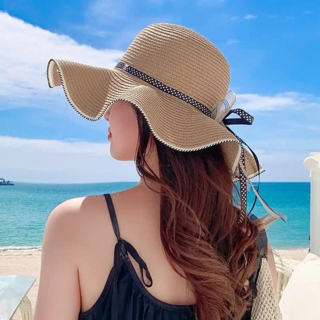 Mũ cói vành nơ chấm bi