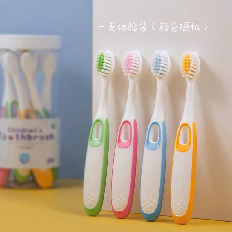 B7.1 Hộp 8 bàn chải đánh răng cho bé