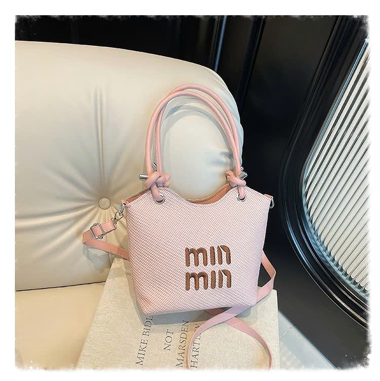 B7.3 Túi xách tay, đeo vai thêu chữ Min Min 22*17*9cm