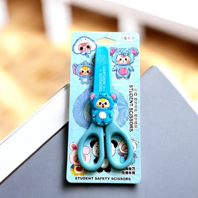 19T. Kéo gắn charm có nắp No.9105