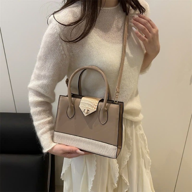 19.14 Túi đeo chéo vuông nhỏ thời trang đơn giản 23*18*8,5cm