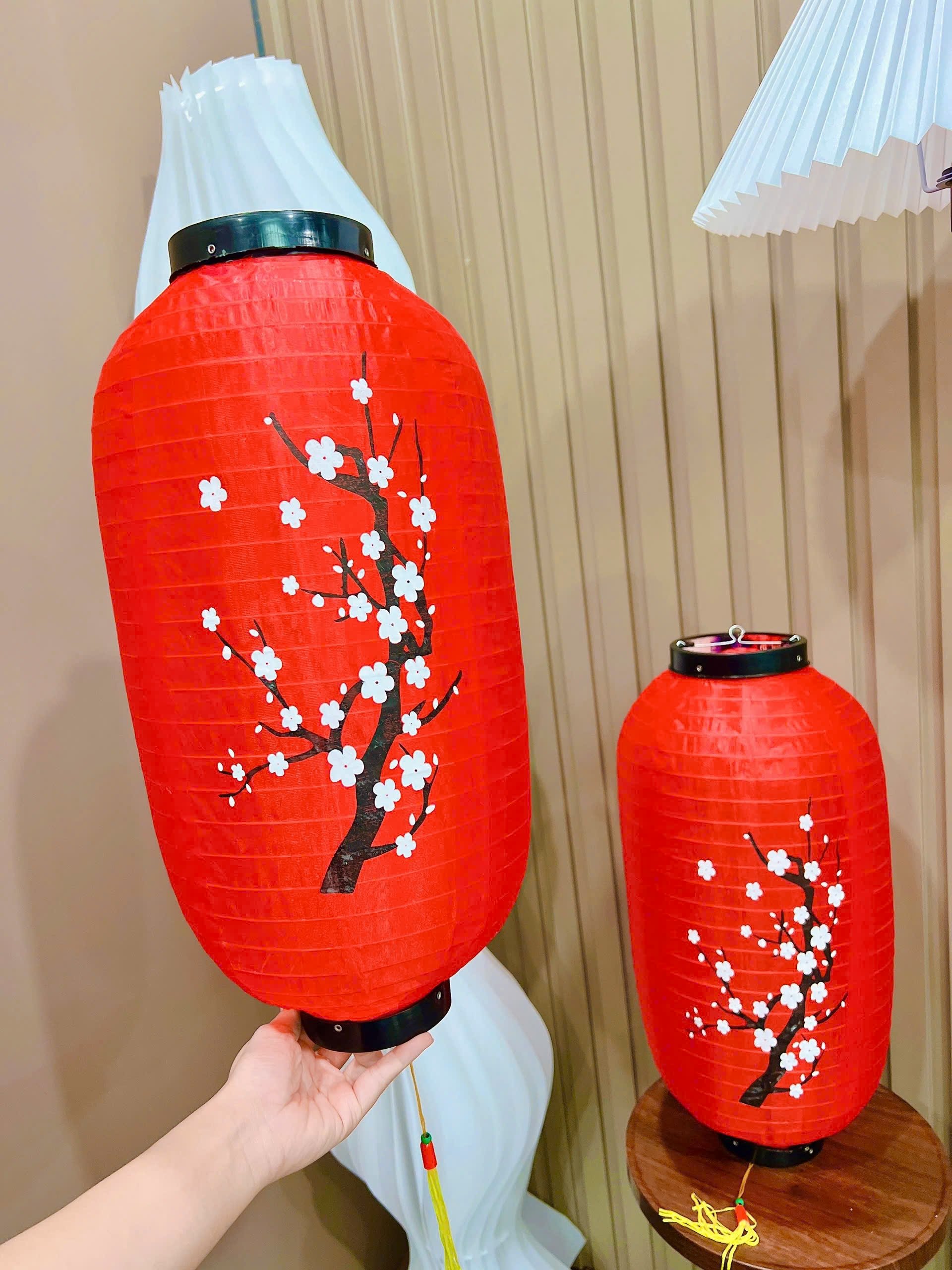 Lồng đèn vải đỏ hoa anh đào