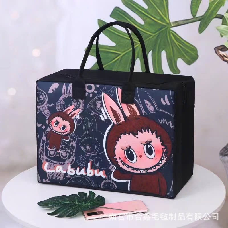 Túi nỉ du lịch họa tiết Labubu 38*27*18cm