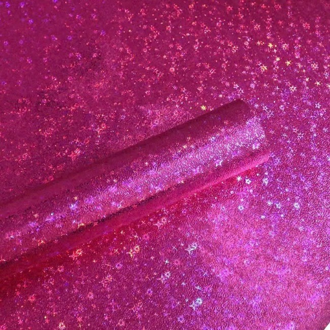 16.4 Giấy gói quà lấp lánh cầu vồng 50*70cm