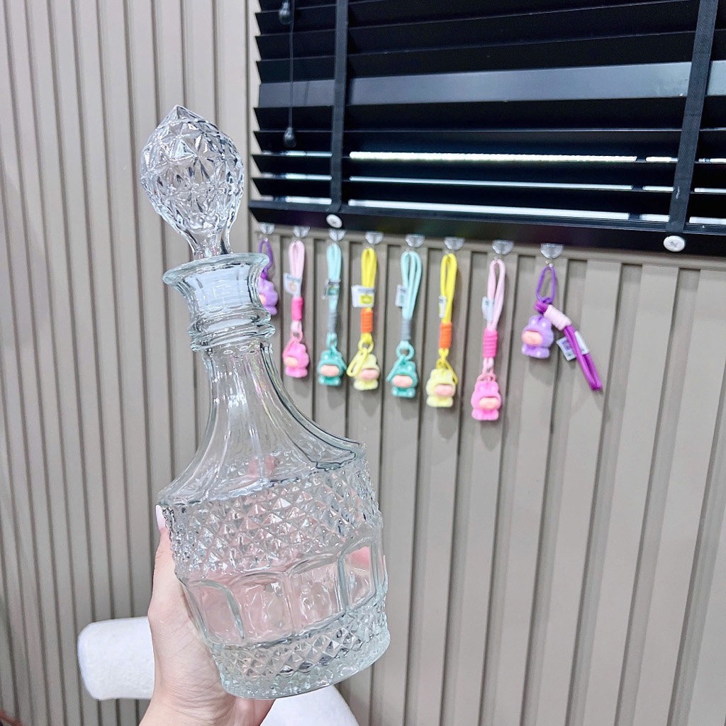 S1. Bình Rượu Thuỷ Tinh Trụ Bầu Họa Tiết Kim Cươngg 31{22}x11(9)cm