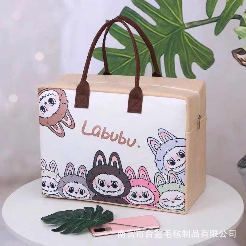 Túi nỉ du lịch họa tiết Labubu 38*27*18cm