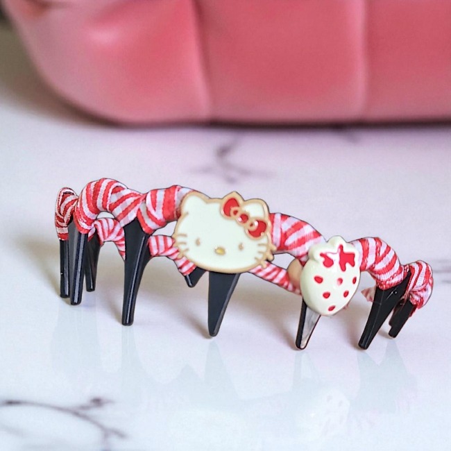 Bờm tóc sóng kẻ Hello Kitty