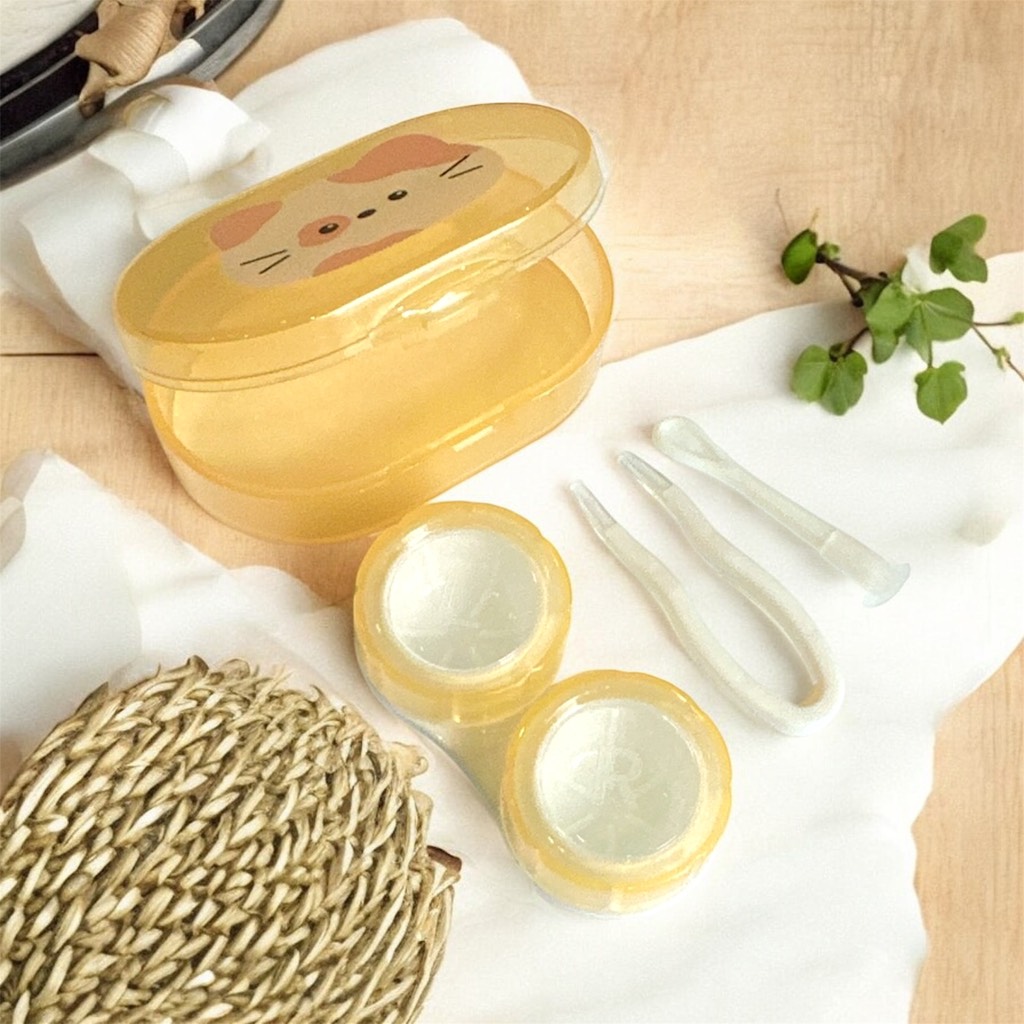 17.4 Hộp đựng lens trong suốt kèm dụng cụ họa tiết hoạt hình