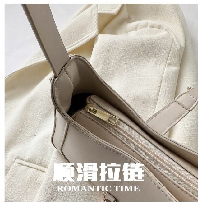 19.14 Túi xách tay, đeo vai thời trang mới 2025 24,5*20,5*5,5cm