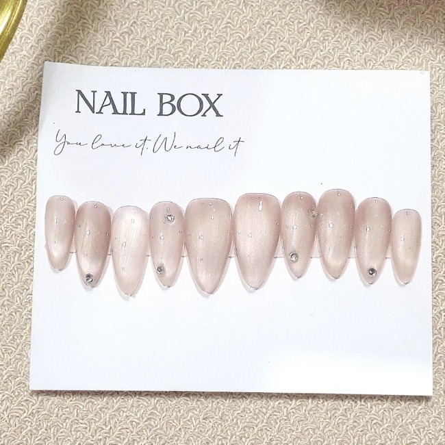 H03. Set 10 móng tay giả mắt mèo kèm keo và giũa móng