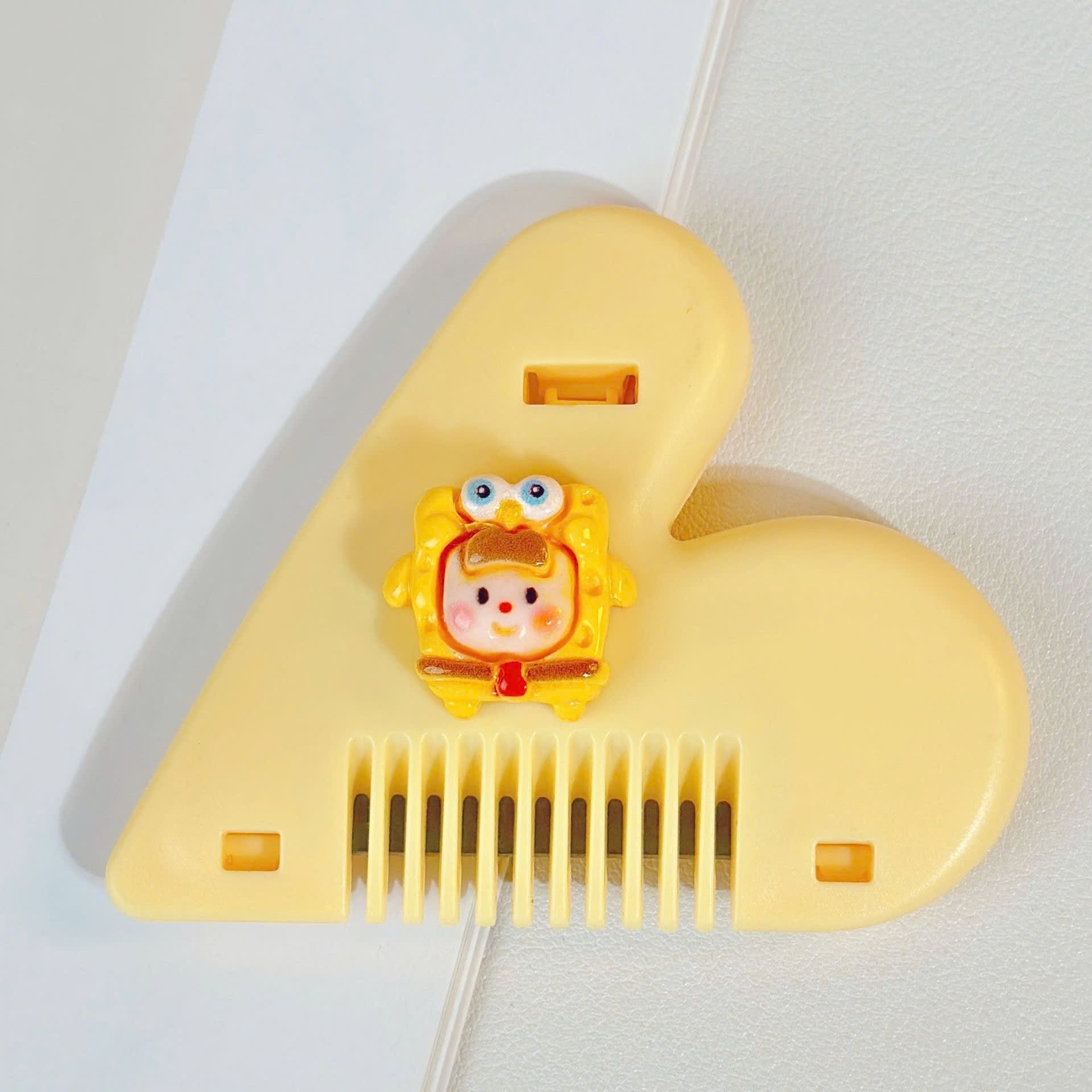 Lược Cắt Tỉa Tóc Chẻ Ngọn/Tóc Mái Hình Trái Tim gắn charm