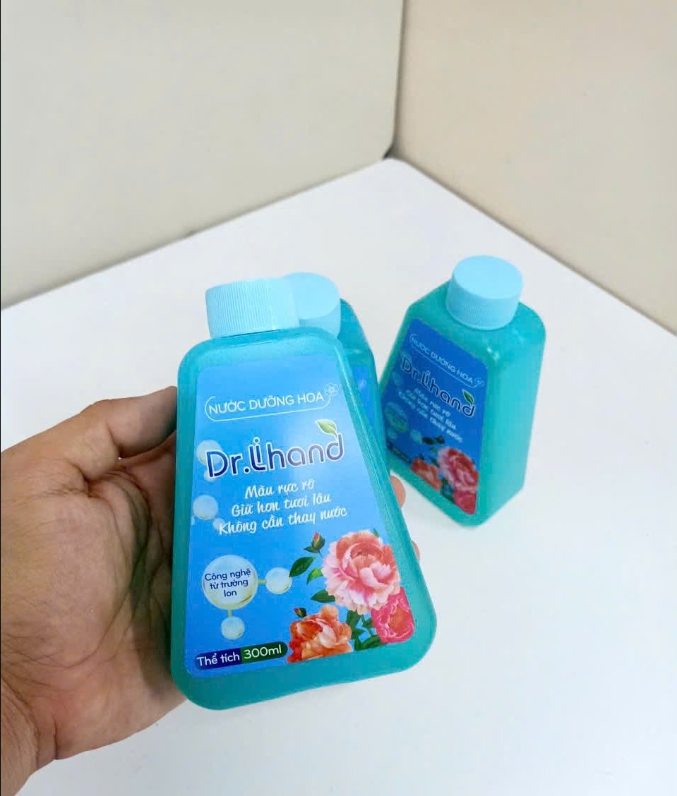 Nước dưỡng hoa rực màu, tươi lâu Dr.Lihand 300ml