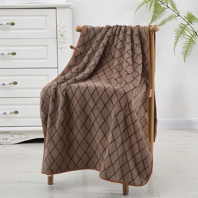Khăn tắm kẻ chéo sợi bông lông cừu xuất Hàn 70x140cm