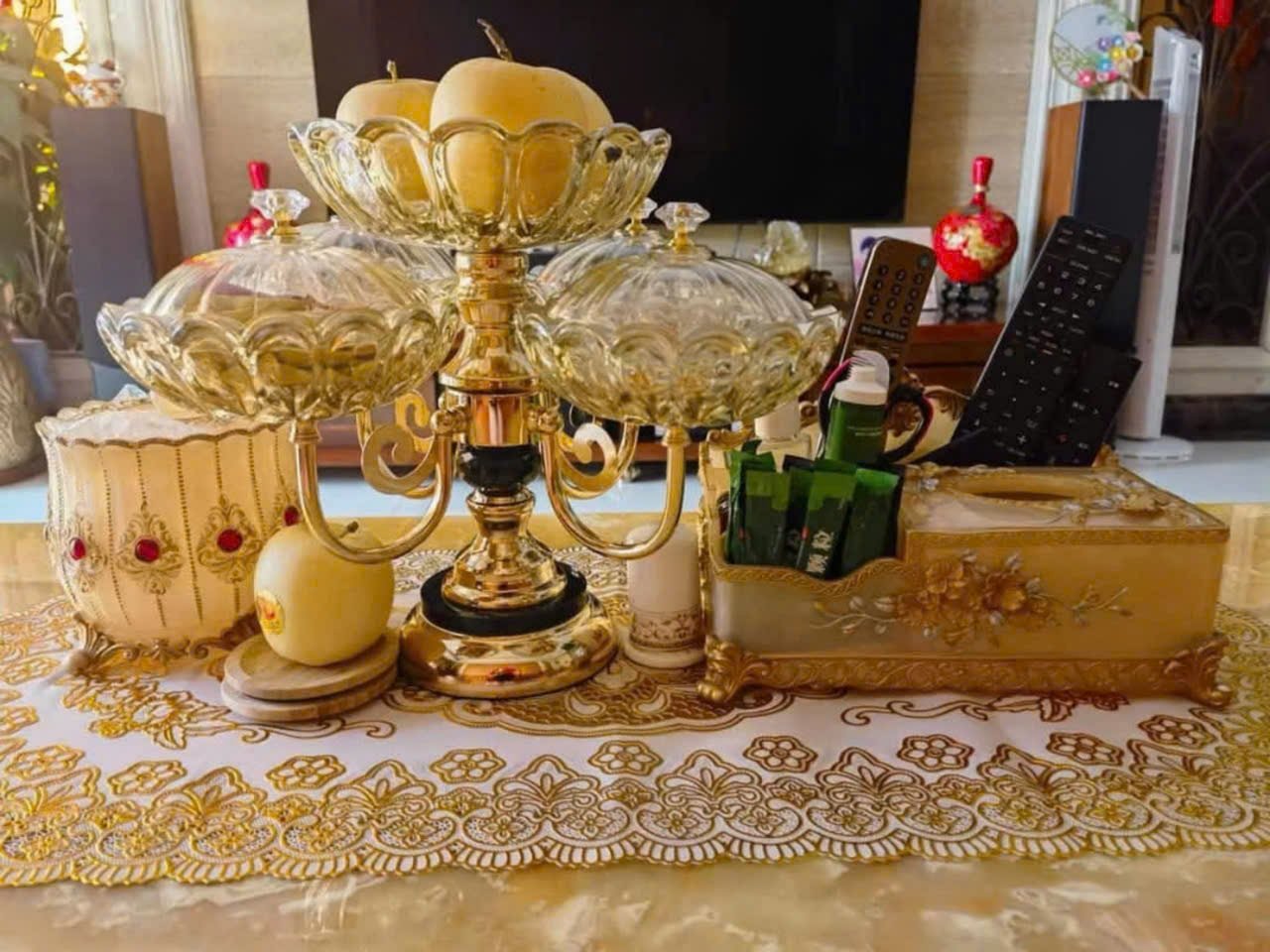 Khăn trải bàn nhựa hoa nhũ vàng không thấm nước 120x60cm
