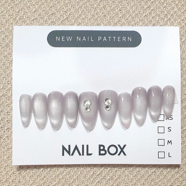 H03. Set 10 móng tay giả mắt mèo kèm keo và giũa móng